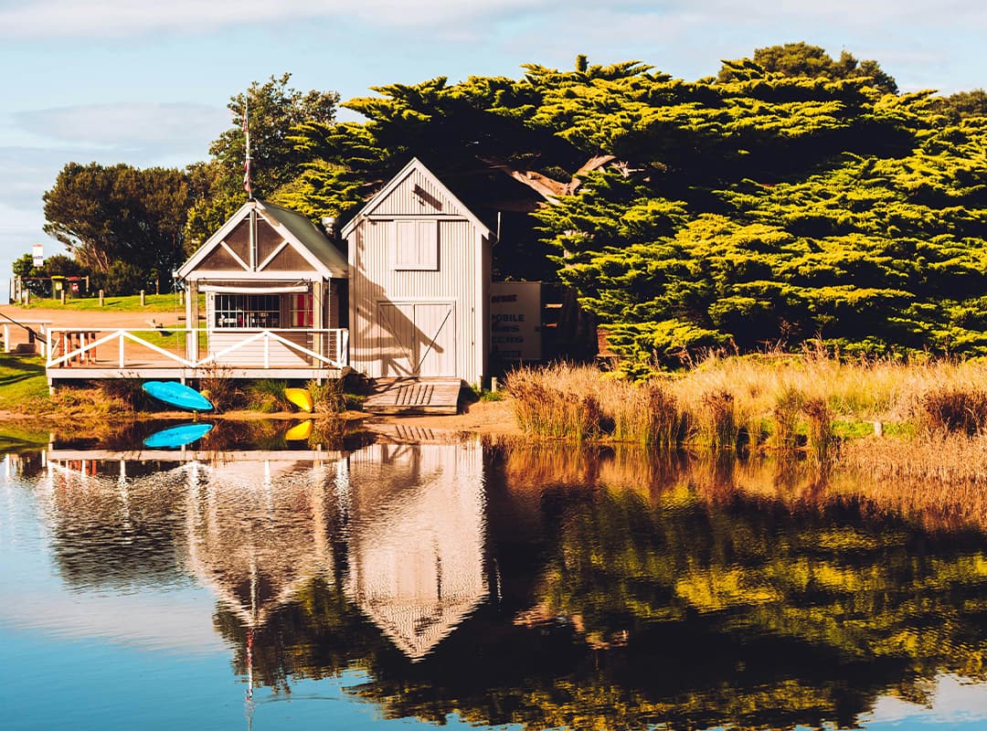 Integrating Traditional Māori Design Elements in Modern Luxury Homes