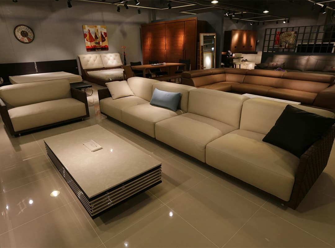 The Benefits of Open-Plan Layouts in Modern Luxury Homes